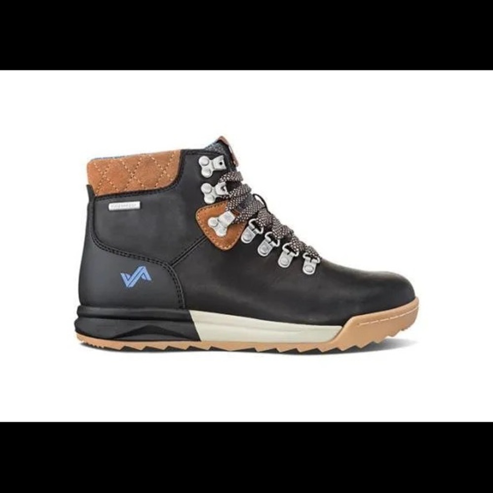 Foresake patch hiking sneaker boot
